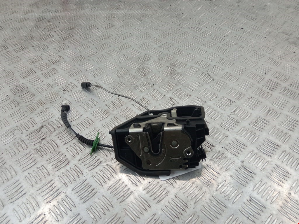 Замок двери задней левой BMW X3 E83 2003-2010