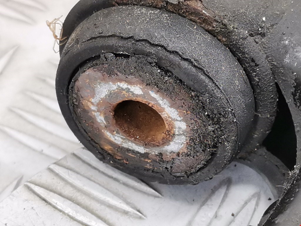 Рычаг передний правый FORD Focus I 1998-2005