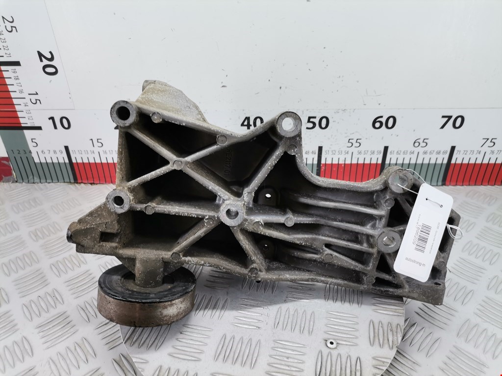 Кронштейн генератора AUDI A4 B6 2001-2005
