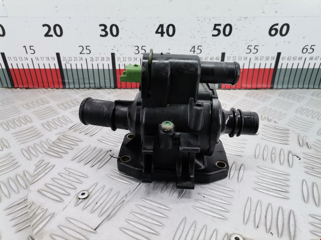 Корпус термостата FORD Fusion 2002-2012