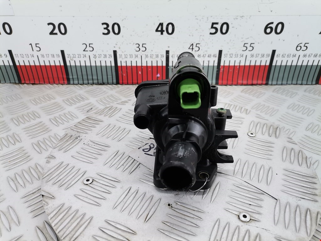 Корпус термостата FORD Fusion 2002-2012