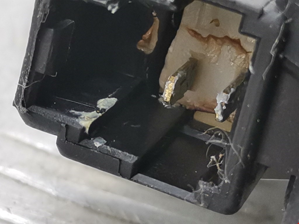 Замок двери передней правой SUBARU Impreza 1992-2000