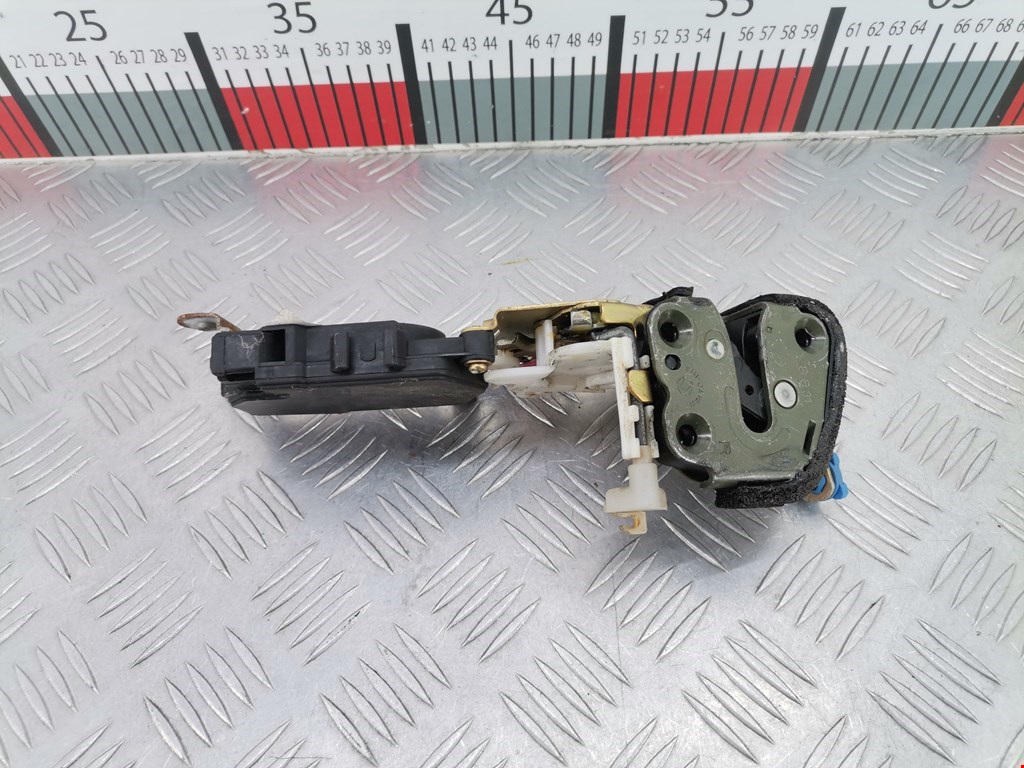 Замок двери передней правой SUBARU Impreza 1992-2000