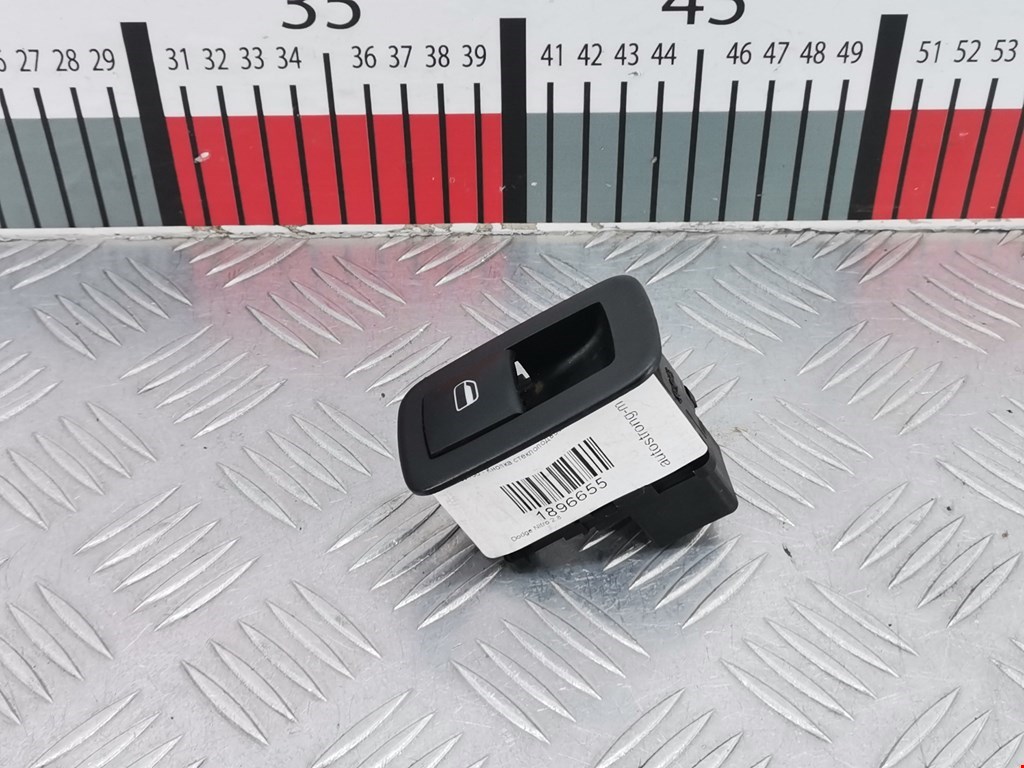 Кнопка стеклоподъемника DODGE Nitro 2006-2011