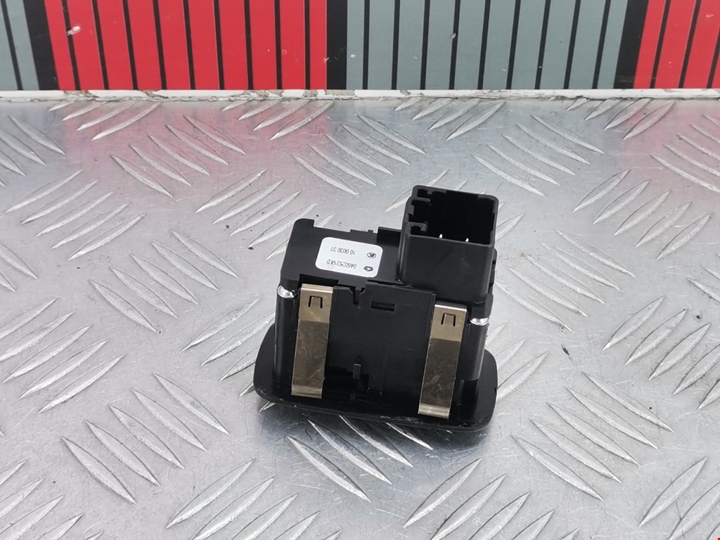 Кнопка стеклоподъемника DODGE Nitro 2006-2011