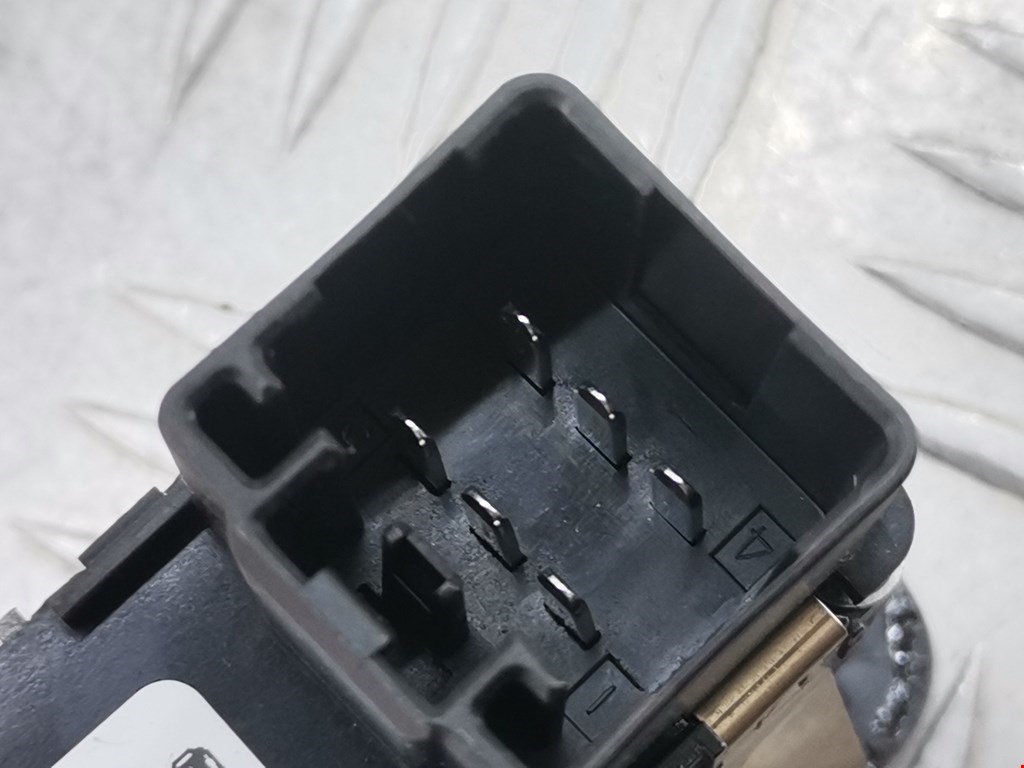 Кнопка стеклоподъемника DODGE Nitro 2006-2011