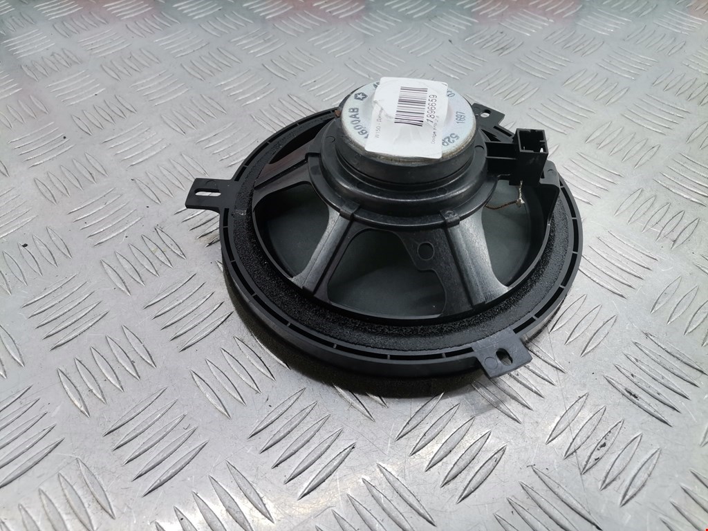 Динамик DODGE Nitro 2006-2011