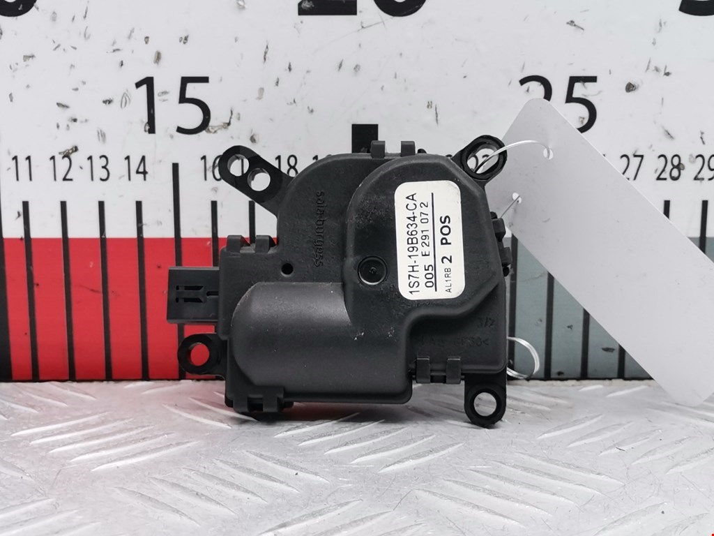Моторчик заслонки печки FORD Focus II 2005-2011