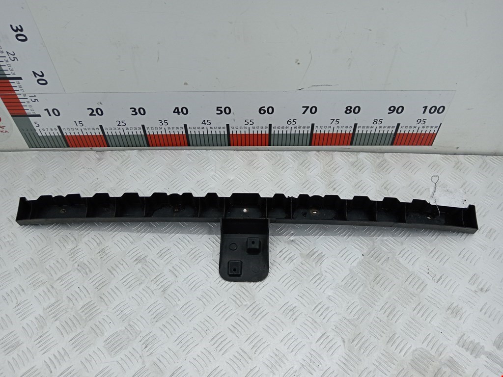 Кронштейн заднего бампера центральный FORD Focus II 2005-2011