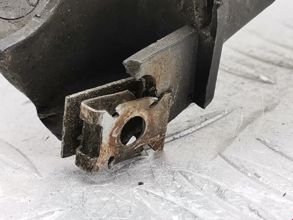 Кронштейн заднего бампера левый правый VOLKSWAGEN Scirocco III 2008-2017