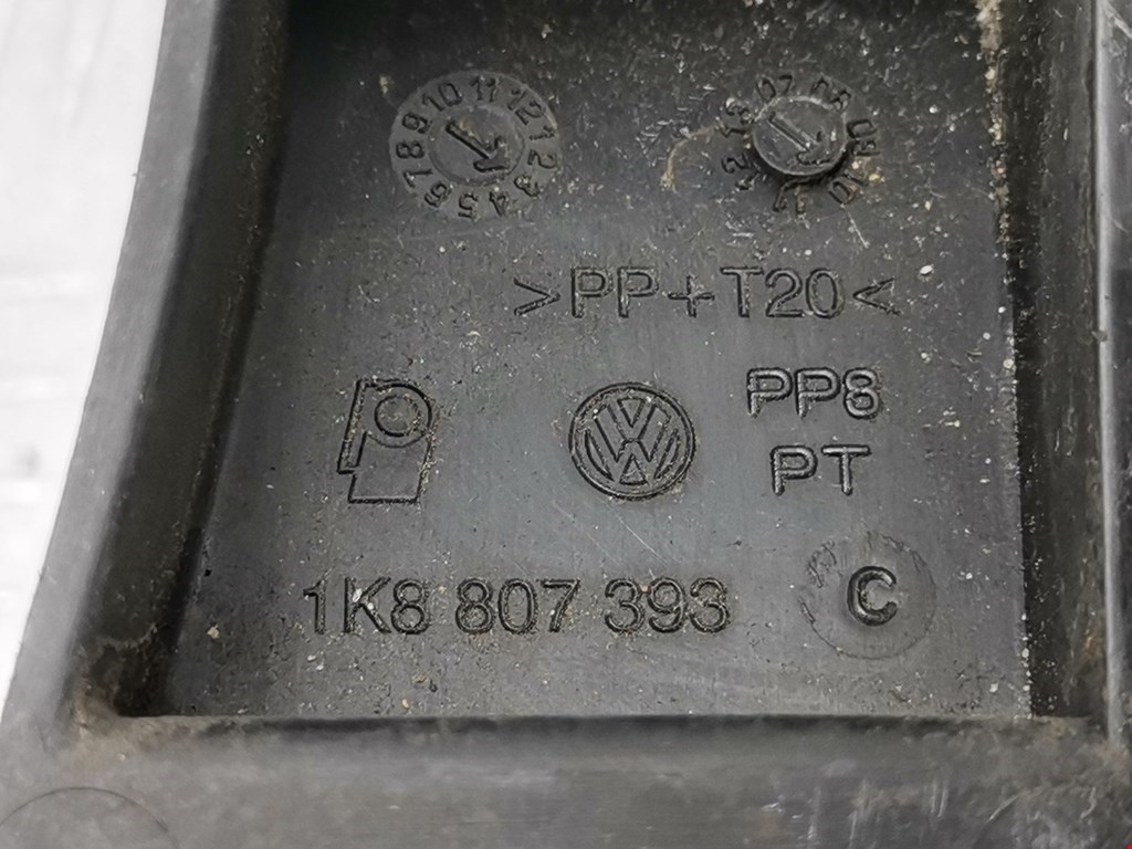 Кронштейн заднего бампера левый правый VOLKSWAGEN Scirocco III 2008-2017