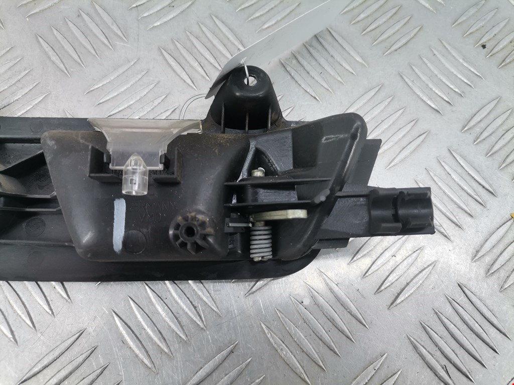 Ручка дверная задняя внутренняя левая AUDI A4 B6 2001-2005