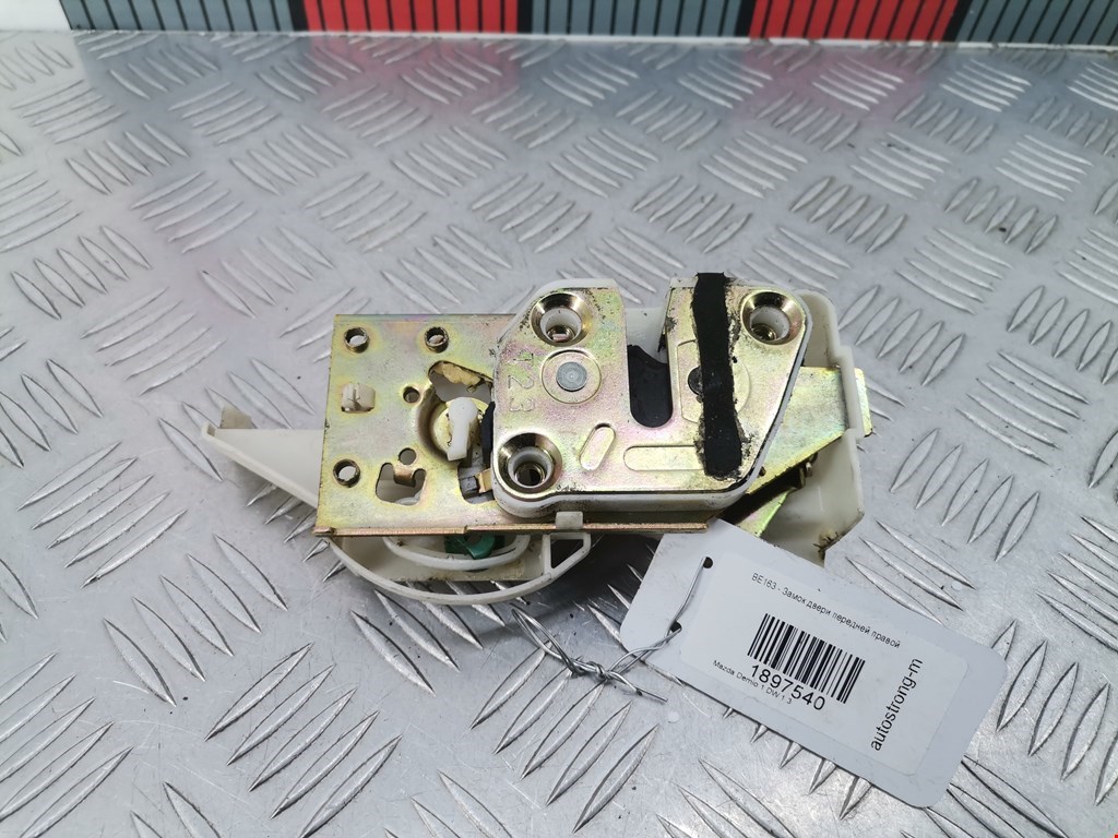 Замок двери передней правой MAZDA Demio DW 1996-2002