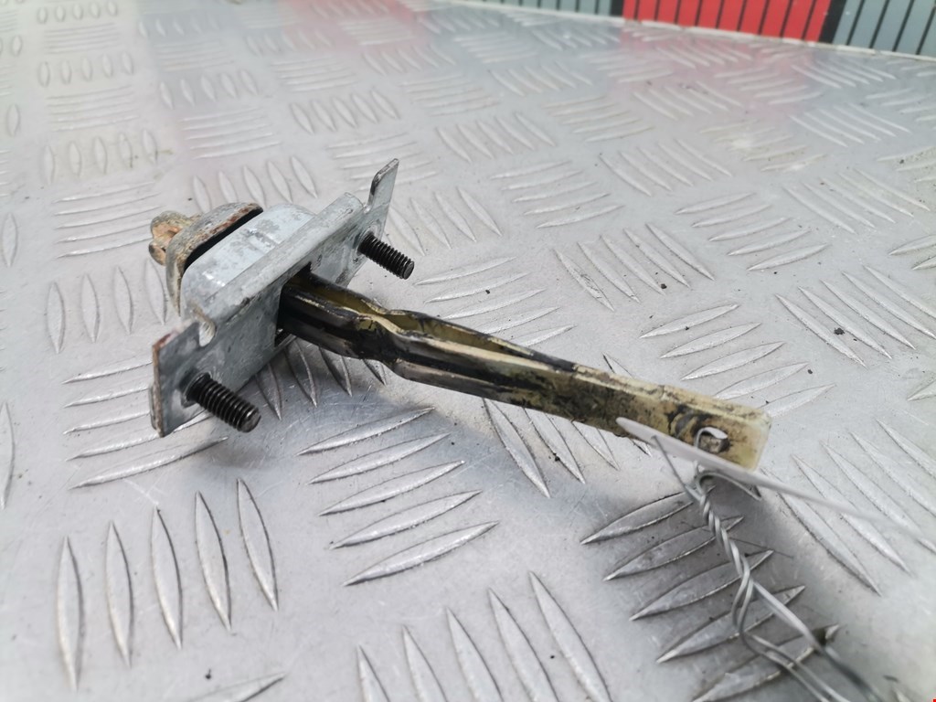 Ограничитель открывания двери MAZDA Demio DW 1996-2002