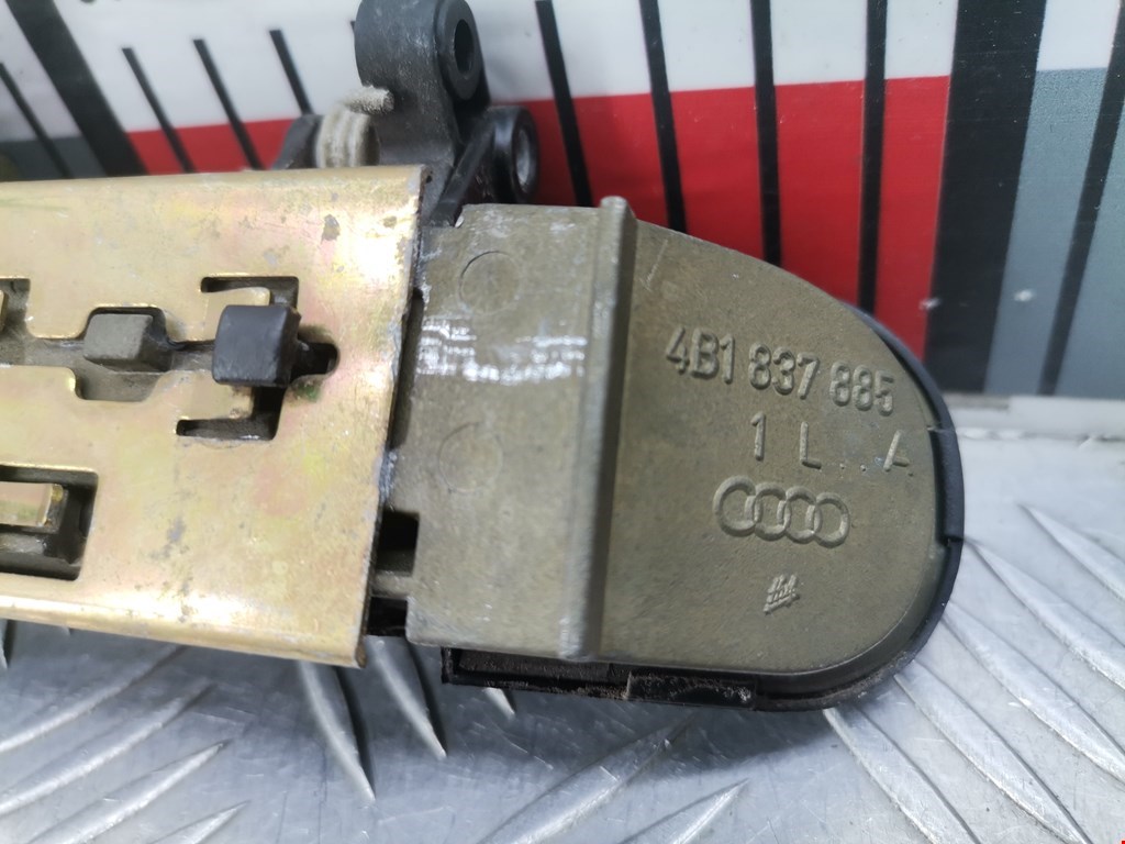 Ручка двери задней наружная левая AUDI A4 B5 1995-2001