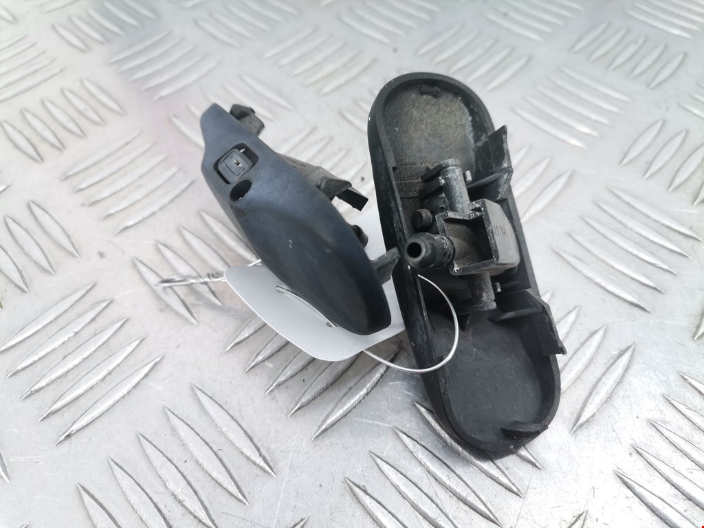 Форсунка омывателя лобового стекла VOLKSWAGEN Jetta V 2005-2011