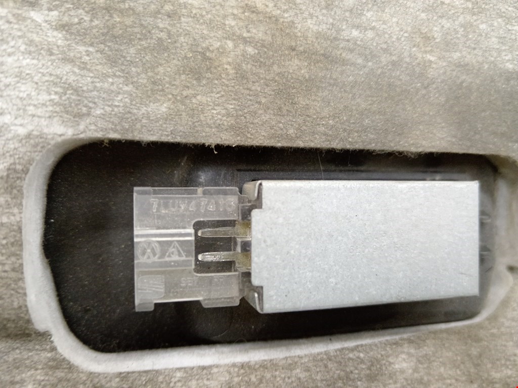 Накладка декоративная VOLKSWAGEN Touareg 2002-2010