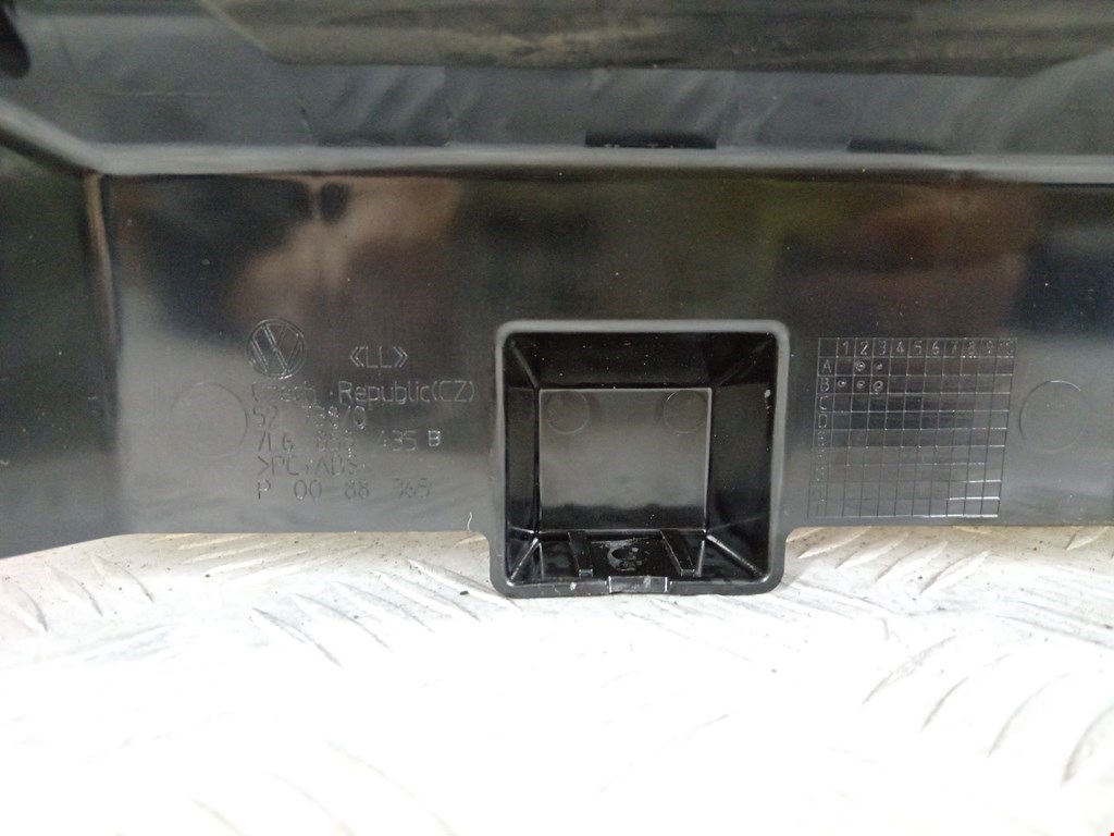 Накладка декоративная VOLKSWAGEN Touareg 2002-2010