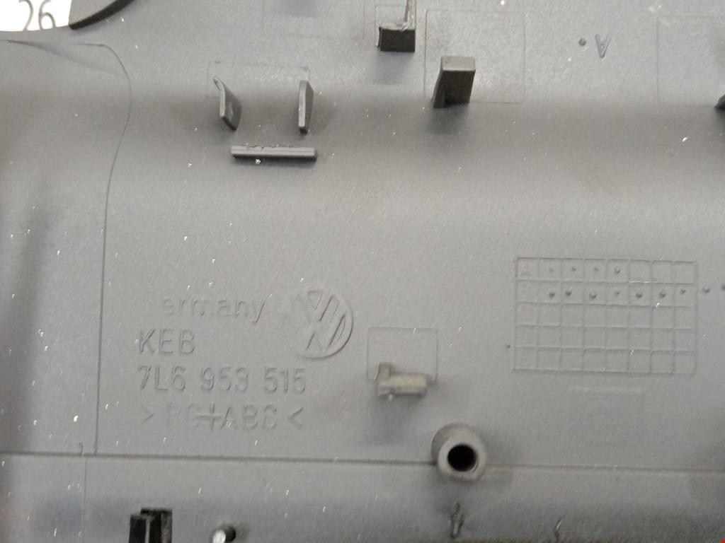 Кожух рулевой колонки VOLKSWAGEN Touareg 2002-2010