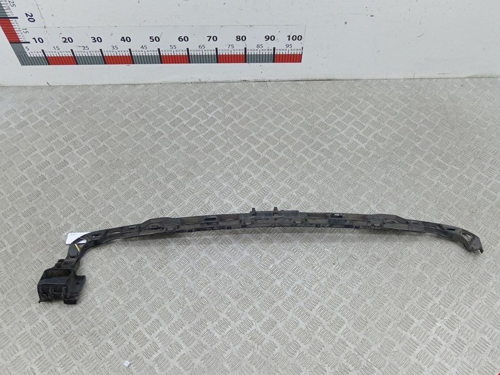 Кронштейн заднего бампера центральный VOLKSWAGEN Golf VI 2009-2012