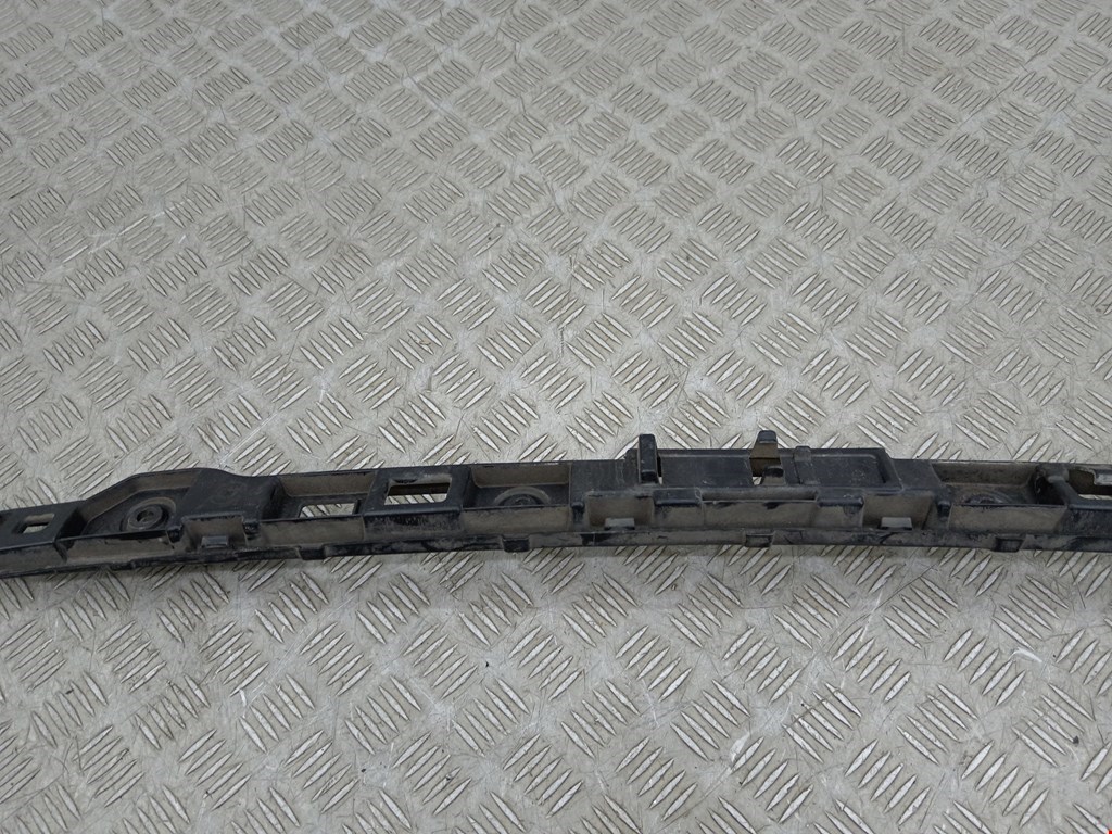 Кронштейн заднего бампера центральный VOLKSWAGEN Golf VI 2009-2012