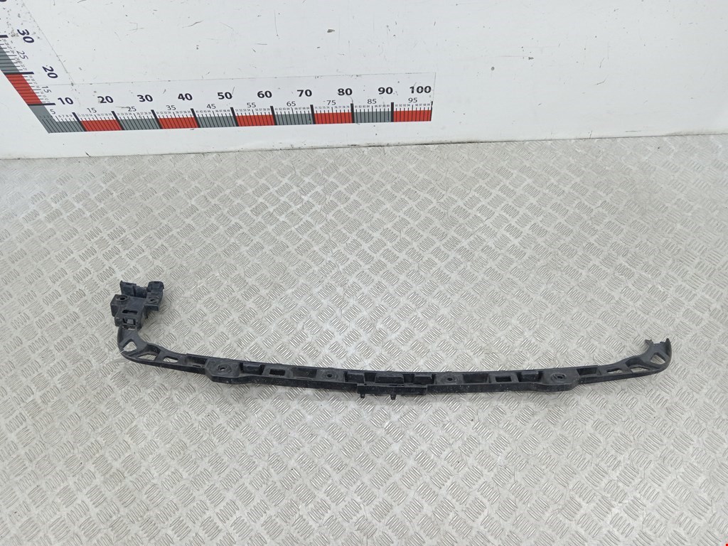 Кронштейн заднего бампера центральный VOLKSWAGEN Golf VI 2009-2012