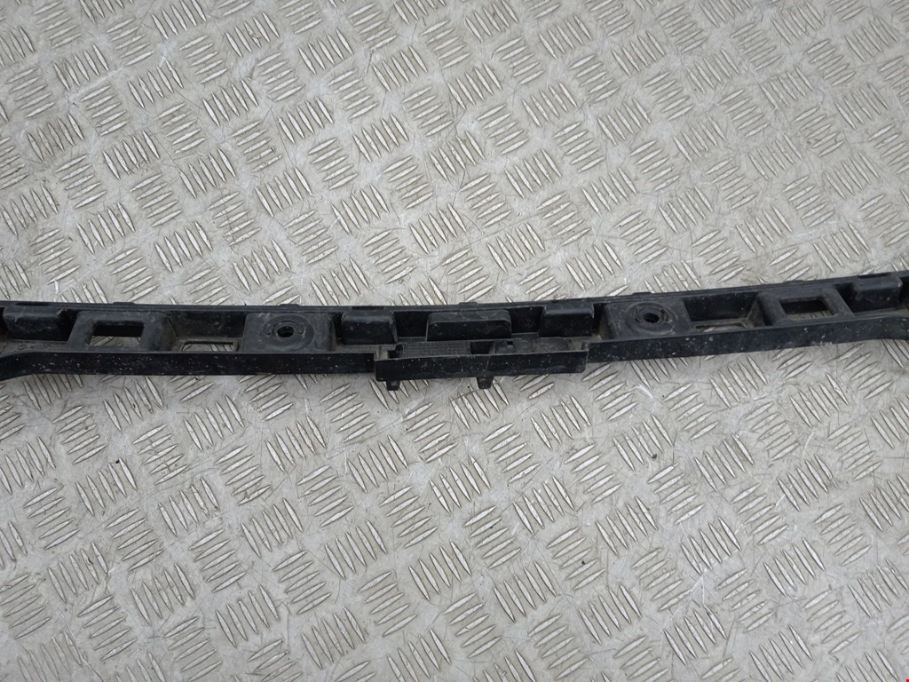 Кронштейн заднего бампера центральный VOLKSWAGEN Golf VI 2009-2012