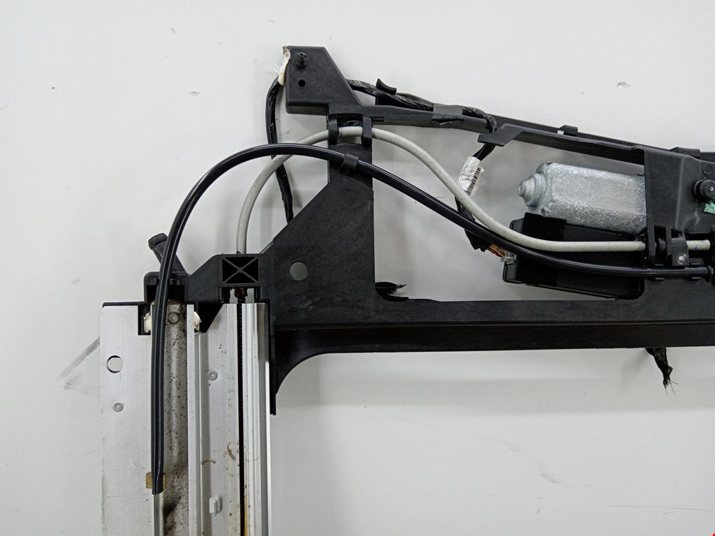 Люк в сборе электрический JEEP Grand Cherokee WK 2004-2010