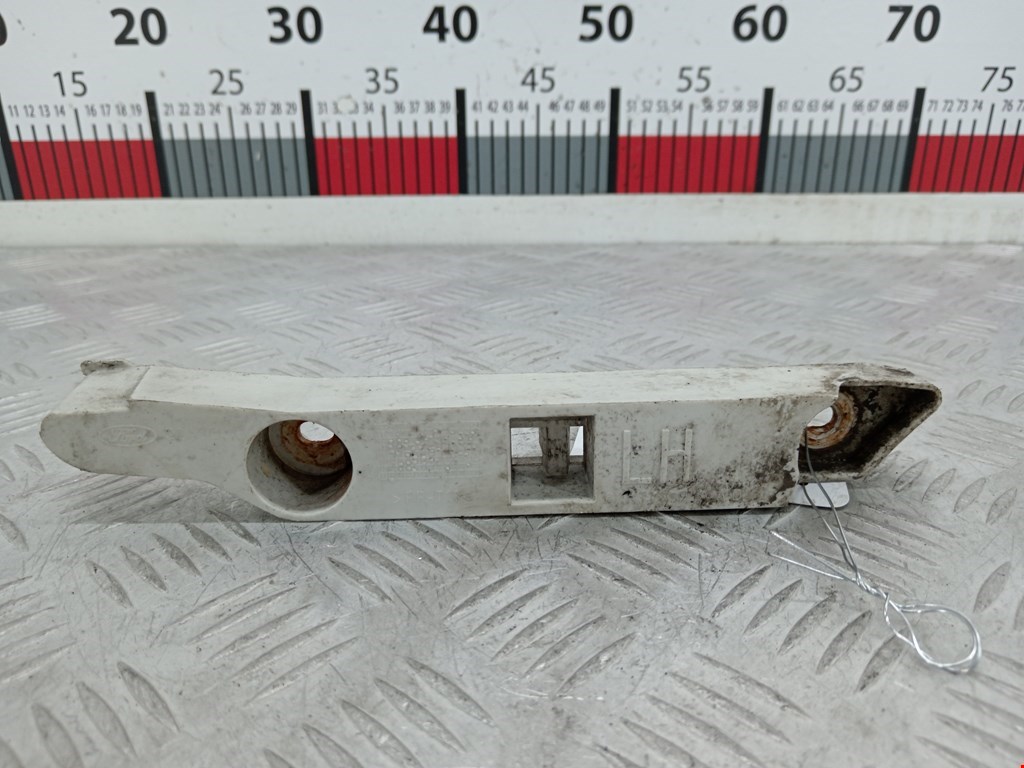 Кронштейн переднего бампера левый FORD Focus II 2005-2011