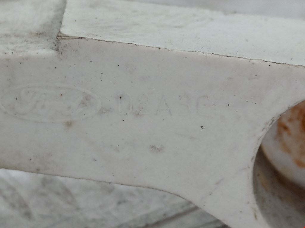 Кронштейн переднего бампера левый FORD Focus II 2005-2011