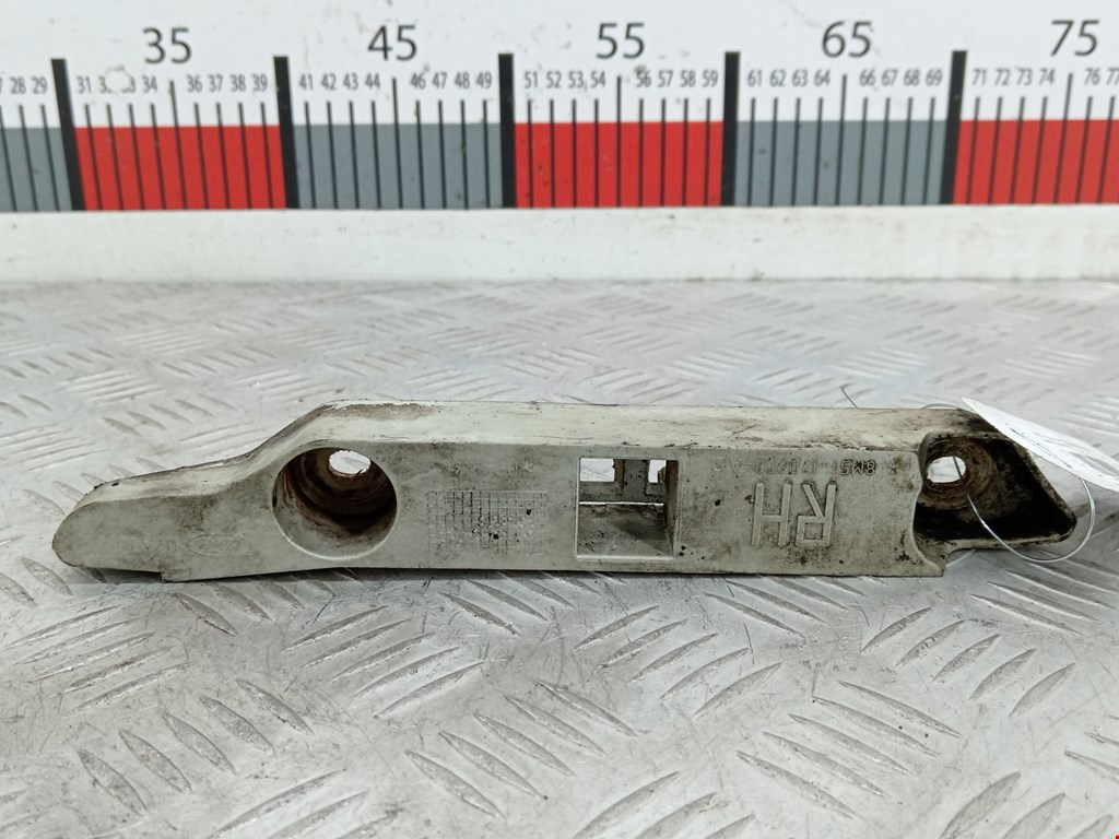 Кронштейн переднего бампера правый FORD Focus II 2005-2011