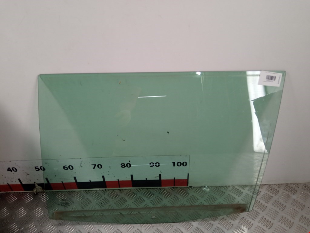 Стекло двери задней левой Ford Mondeo 3 (2000-2007)