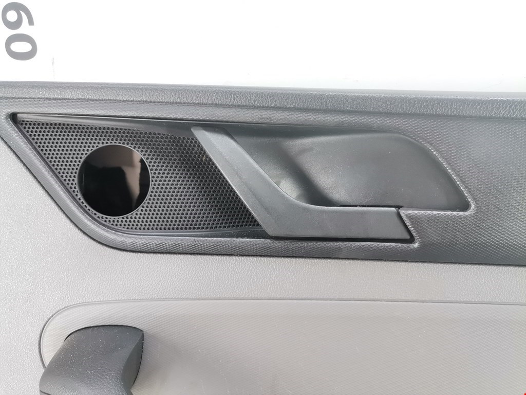 Обшивка двери передняя правая SKODA Rapid 2012-2020