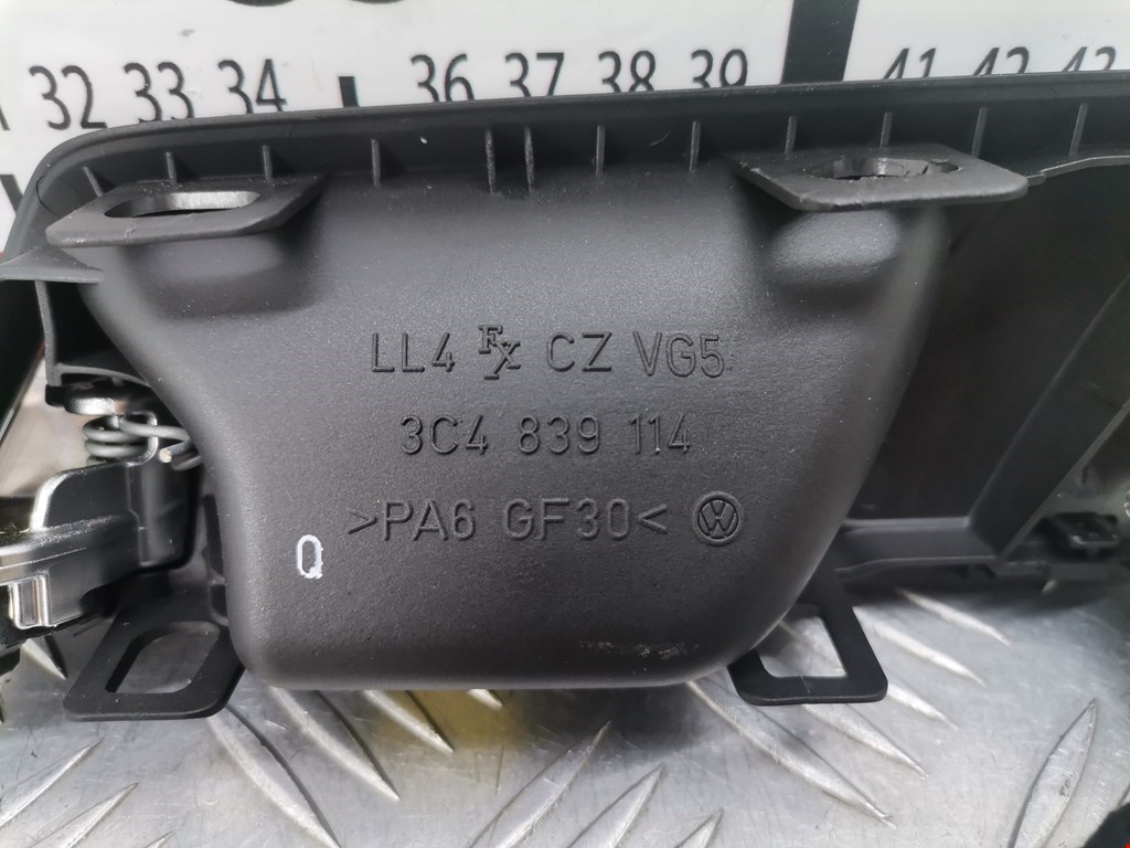 Ручка дверная задняя внутренняя правая VOLKSWAGEN Passat B6 2005-2011