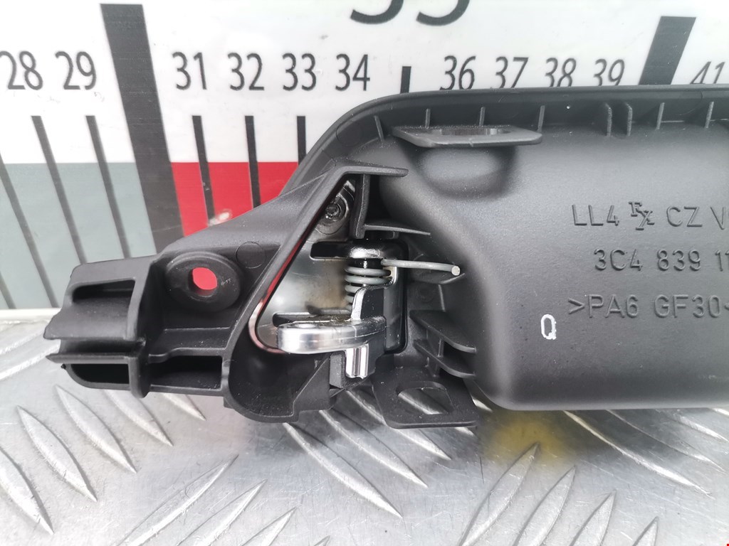 Ручка дверная задняя внутренняя правая VOLKSWAGEN Passat B6 2005-2011