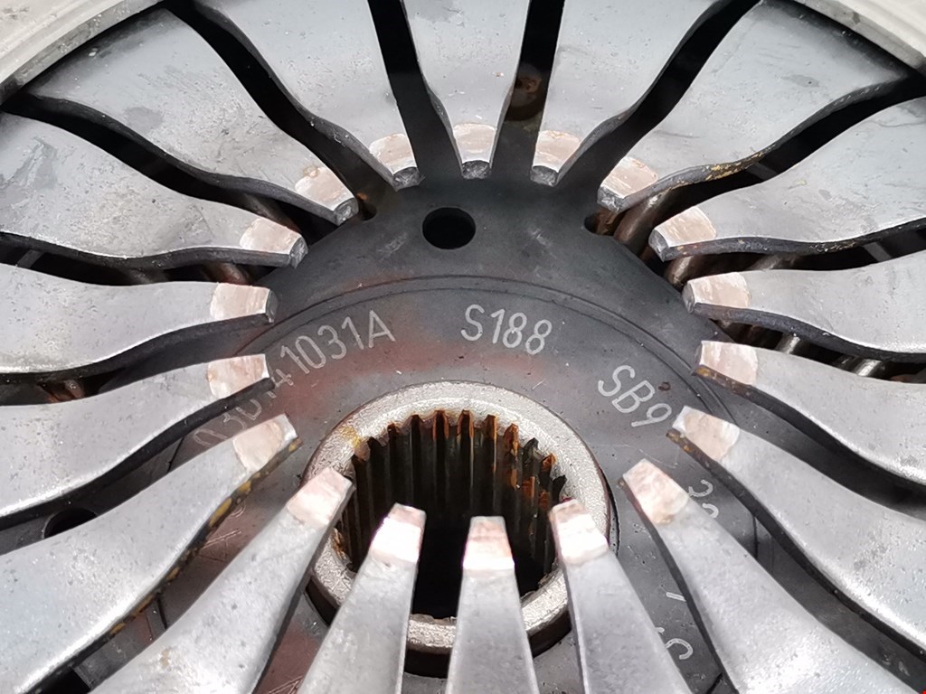 Маховик (демпфер сцепления) VOLKSWAGEN Fox 2005-2011