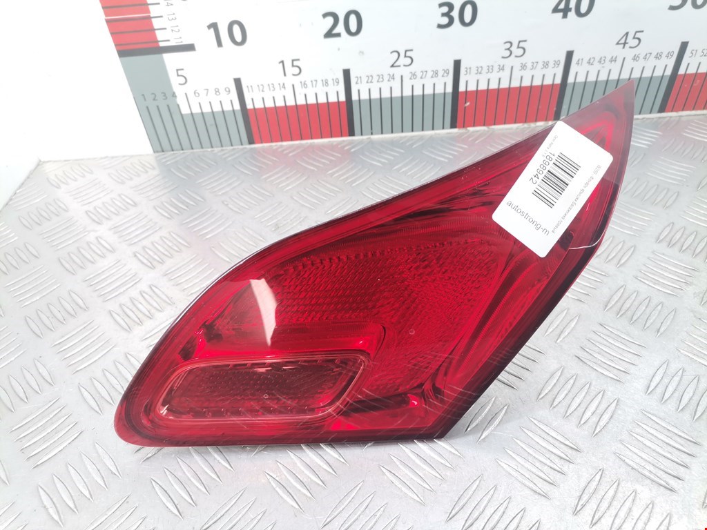 Фонарь задний внутренний правый OPEL Astra J 2009-2017