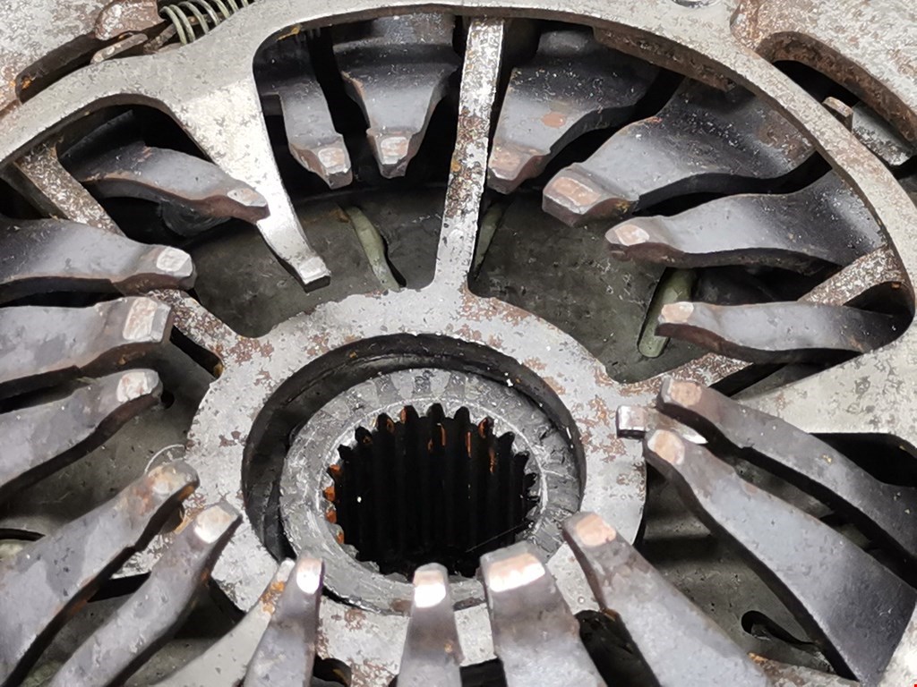 Маховик (демпфер сцепления) VOLKSWAGEN Passat B6 2005-2011