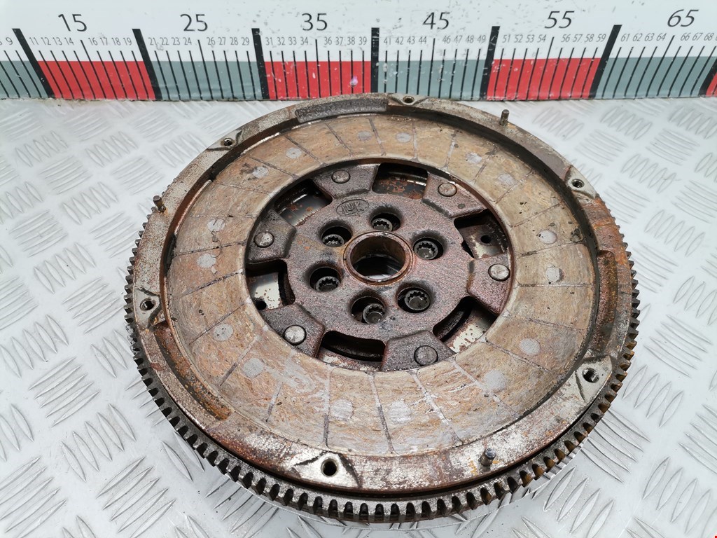 Маховик (демпфер сцепления) VOLKSWAGEN Passat B6 2005-2011