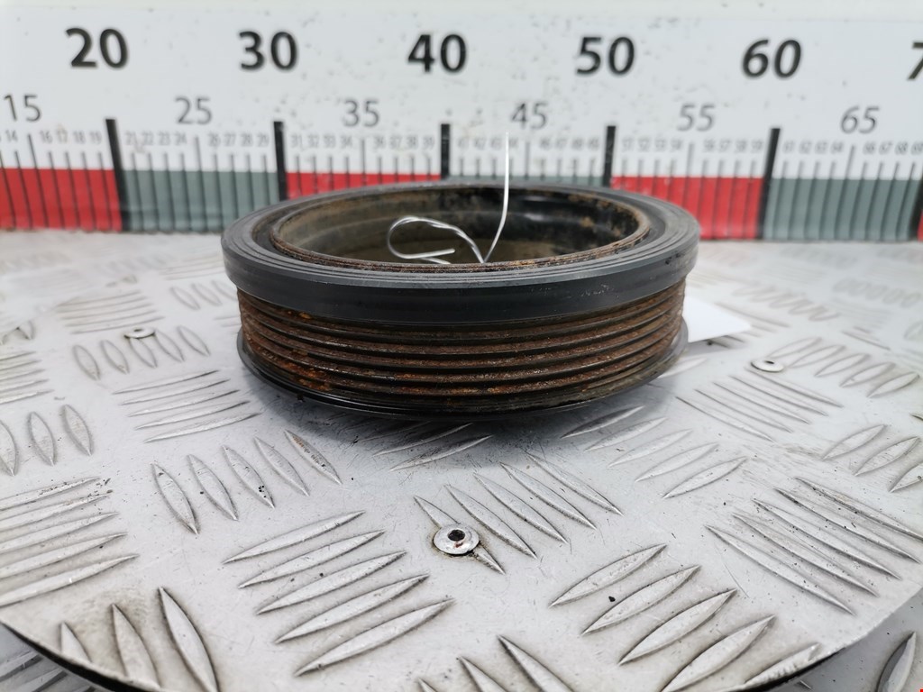 Шестерня коленвала (шкив) VOLKSWAGEN Passat B6 2005-2011