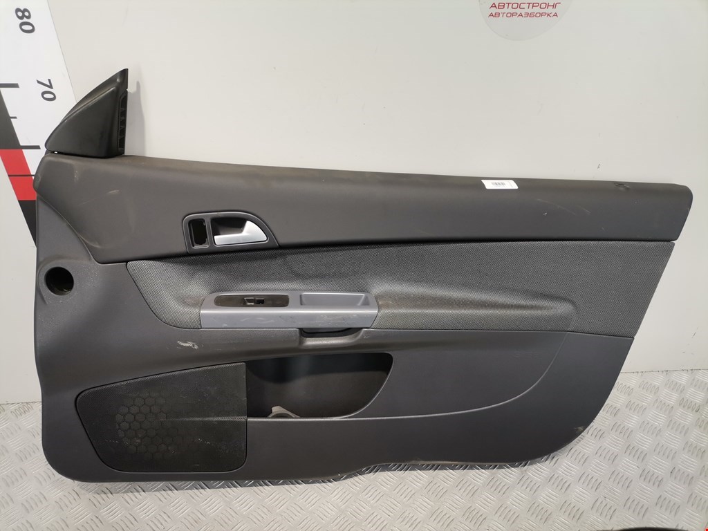Обшивка двери передняя правая VOLVO C30 2006-2013