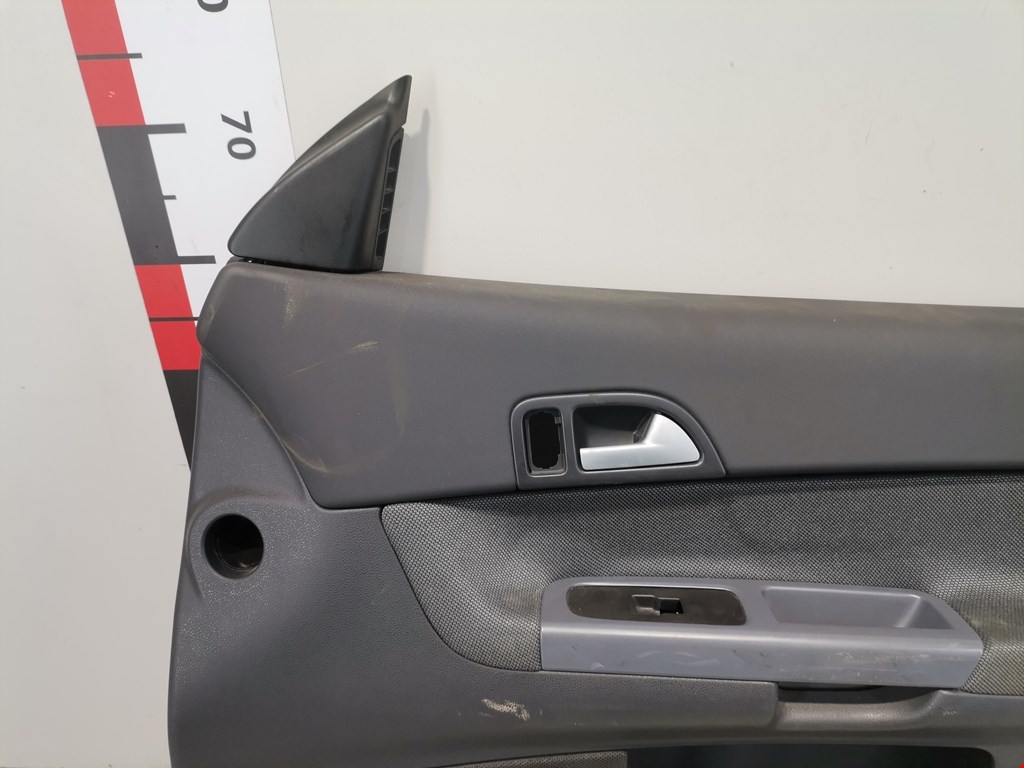 Обшивка двери передняя правая VOLVO C30 2006-2013