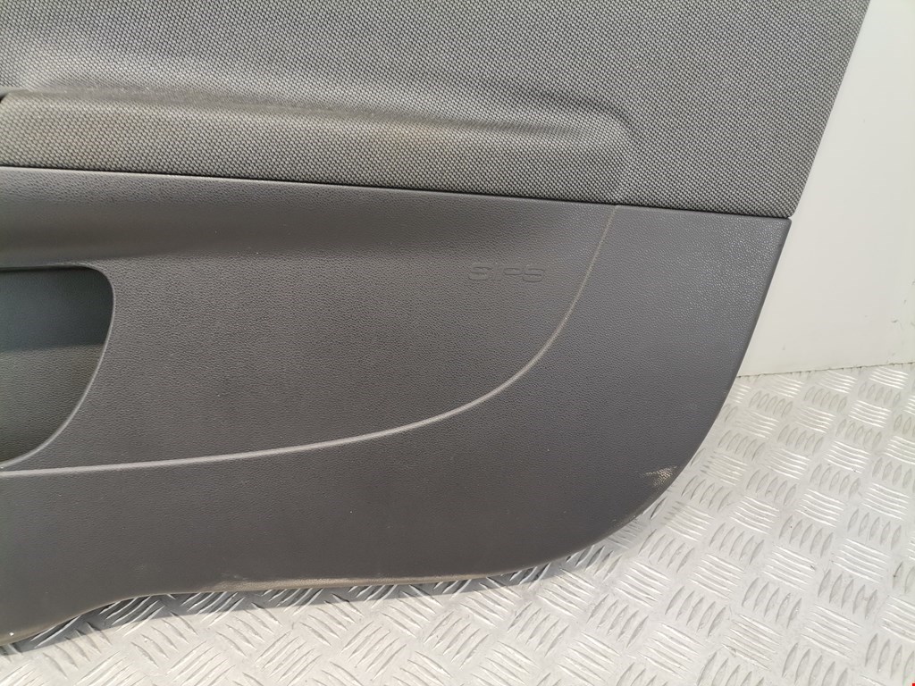 Обшивка двери передняя правая VOLVO C30 2006-2013