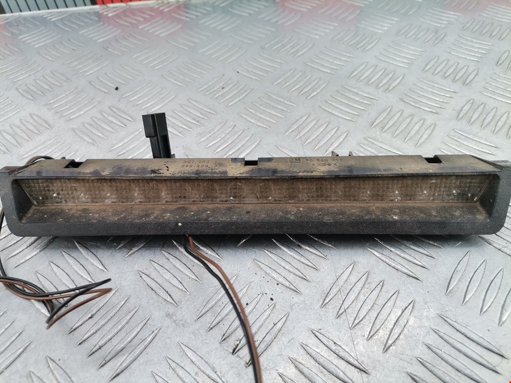 Фонарь дополнительный тормозной (стоп-сигнал) Opel Astra G (1998-2004)