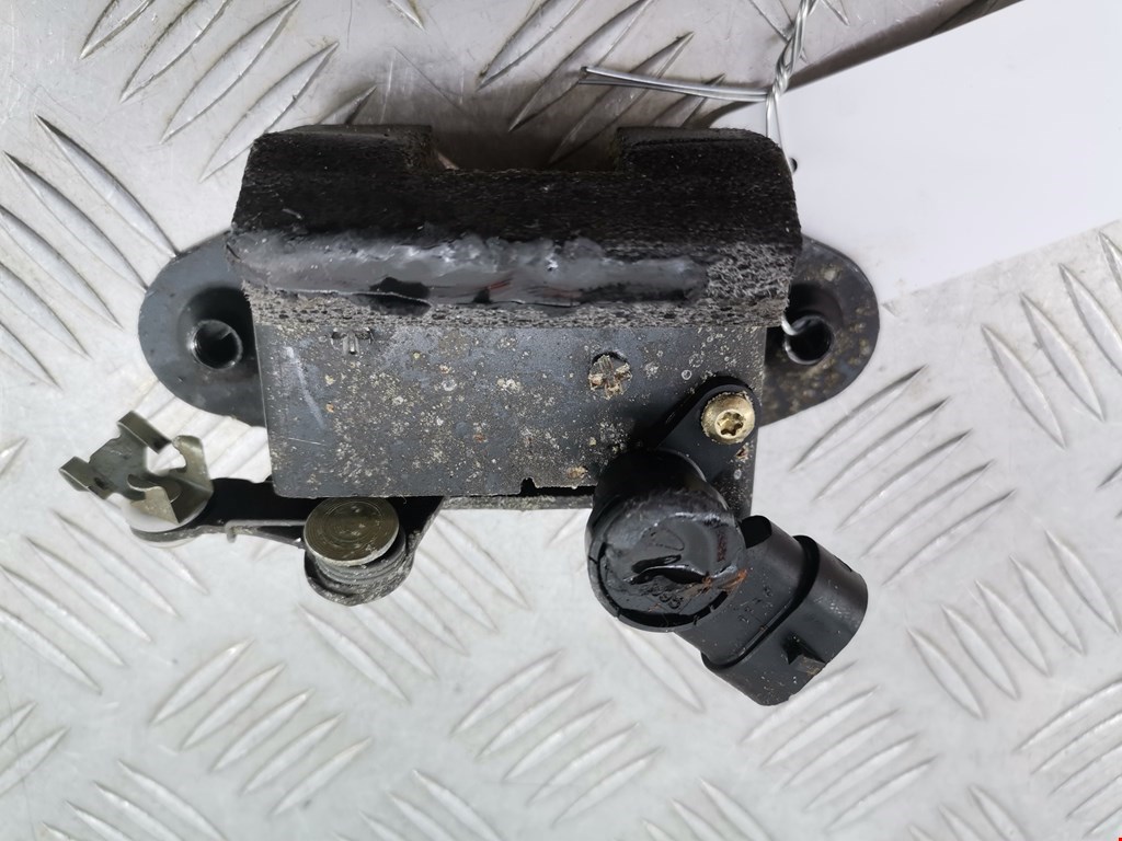 Замок багажника (крышки двери) CHRYSLER Voyager III GS 1995-2000