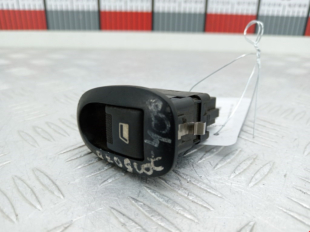 Кнопка стеклоподъемника PEUGEOT 406 1995-1999