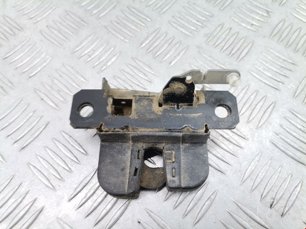 Замок двери распашной левой Volkswagen Transporter (T5) (2003-2015)