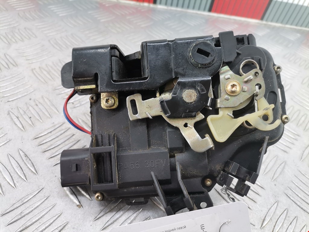 Замок двери задней левой AUDI A6 C5 1997-2004