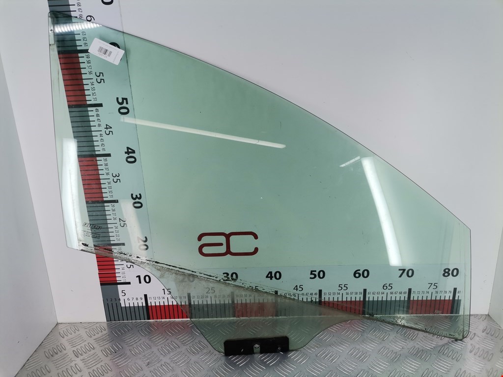 Стекло двери переднее правое FIAT Bravo 2007-2014