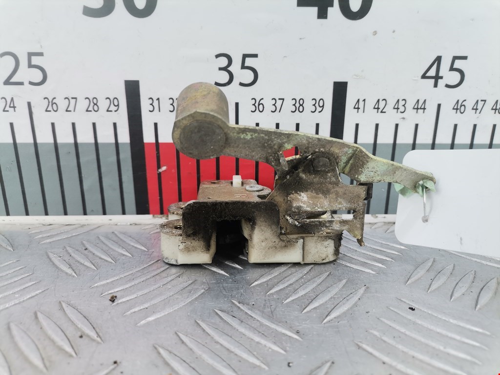 Замок двери сдвижной MITSUBISHI L300 1986-1999